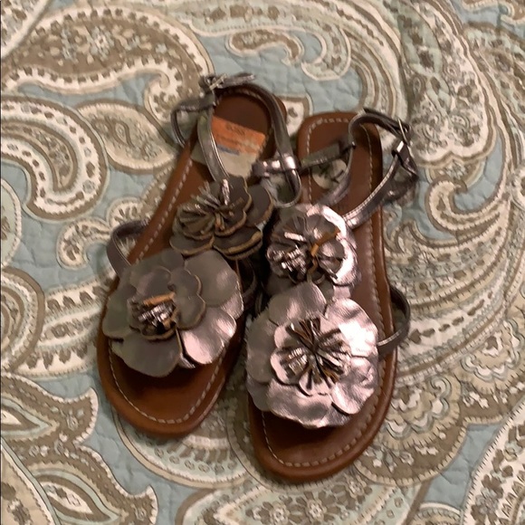 Shoes - Cute pewter vegan toe sandals 7.5 Shoes - Cute pewter vegan toe sandals 7.5